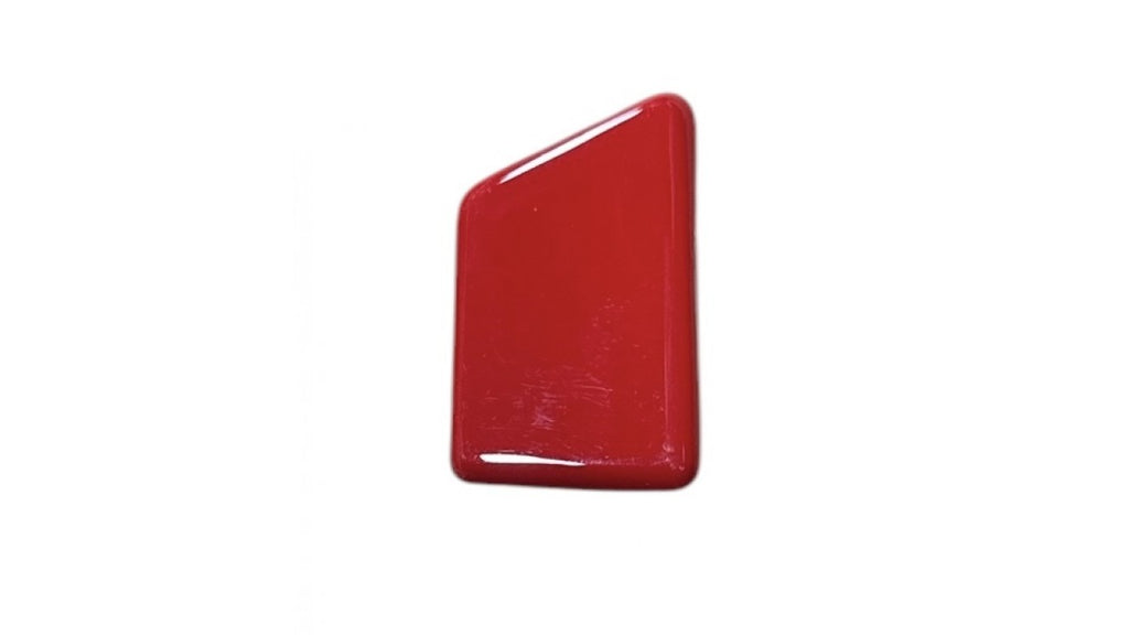 [87B] PETITE PIÈCE CARRÉE DE COQUILLE AVANT ROUGE (2018-2020) SEF7-2-4 (SCOOTTERRE OEM)
