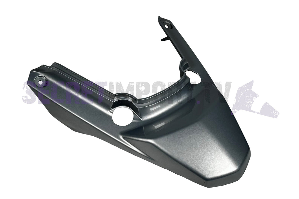 Tail Light Cover Light Grey (Bws/Zuma 50F & 50X) 2012+ - Face Arrière Gris Pale (Bws/Zuma 50F & 50X) 2012+  1CD-F1741-00-P9 Voici la face arrière d'origine Yamaha OEM. Elle est de couleur gris pale et convient pour les modèles Yamaha Bws Zuma 50F & Yamaha Bws Zuma 50FX 2012+ 50cc 4 temps. Here is the original Yamaha OEM rear panel. It is pale gray in color and is suitable for Yamaha Bws Zuma 50F & Yamaha Bws Zuma 50FX 2012+ 50cc 4-stroke models.