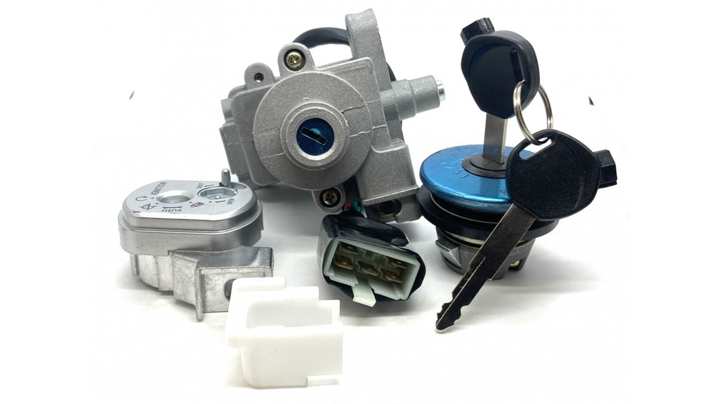 [2] KIT DE SERRURE CONTACT ET BOUCHON D'ESSENCE (2017-2021) RN6-2-1 (SCOOTTERRE OEM)