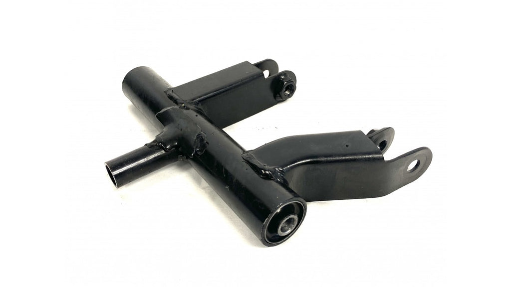 [2] SUPPORT MOTEUR (50-80CC) RN10-1-3 (SCOOTTERRE OEM)