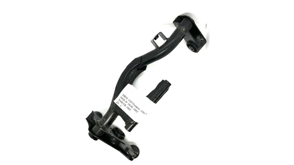 [2] SUPPORT MOTEUR (VOYAGEUR 150CC) RH4-2-1 (SCOOTTERRE OEM)