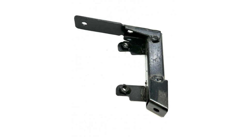 [8] BRAQUETTE DE SUPPORT DEVANT RN5-3-4 (SCOOTTERRE OEM)