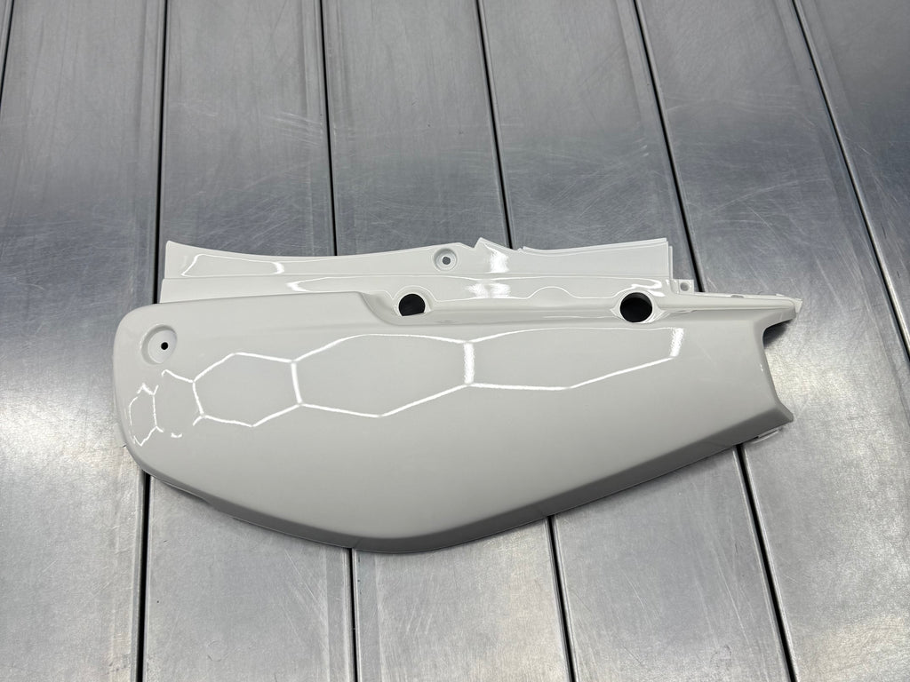 Left Side Cover White (BWS/ZUMA 2002-2011) CASSÉ