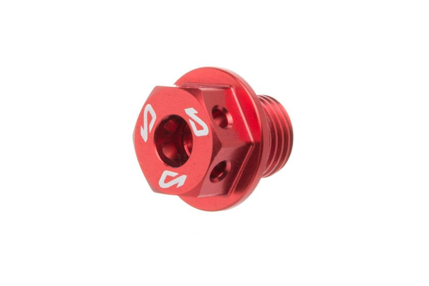 Most offers us here its new high-quality oil pan cap cut from solid aluminum anodized aluminum color for scooters equipped with a Minarelli engine. With its avant-garde design, there is no doubt that it will be the detail that will make the difference.