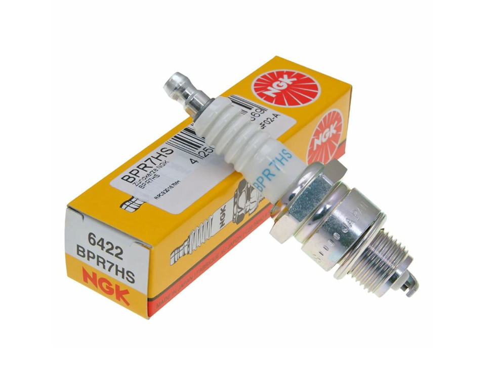 NGK BPR7HS (Removable Tip) - Bougie NGK BPR7HS  Bougie BPR7HS.  Les&nbsp;bougies standard NGK sont construits pour une durée de vie plus longue et des performances optimales.&nbsp;Le placage de métal trivalent offr plug for bws yamaha 2 stroke scooter oem 